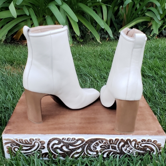 Edgy Chic Rag & Bone Front Zip Booties - Picture 7 of 8